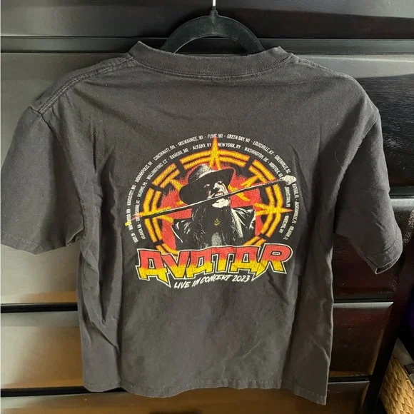NEW LISTING ✨ Avatar TOUR T-Shirt - Picture 3 of 4